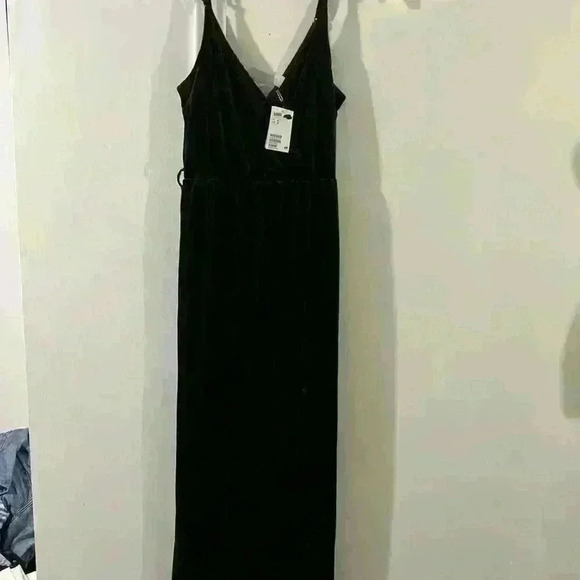 NWT H&M Velvet Wide Leg Romper Black Size 8 - Picture 1 of 8